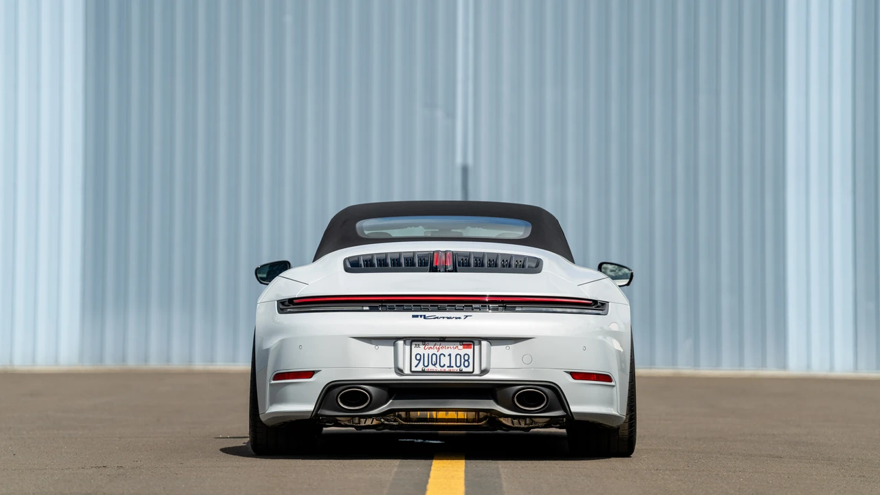 2025 Porsche 992 Carrera T - Image 6 of 31