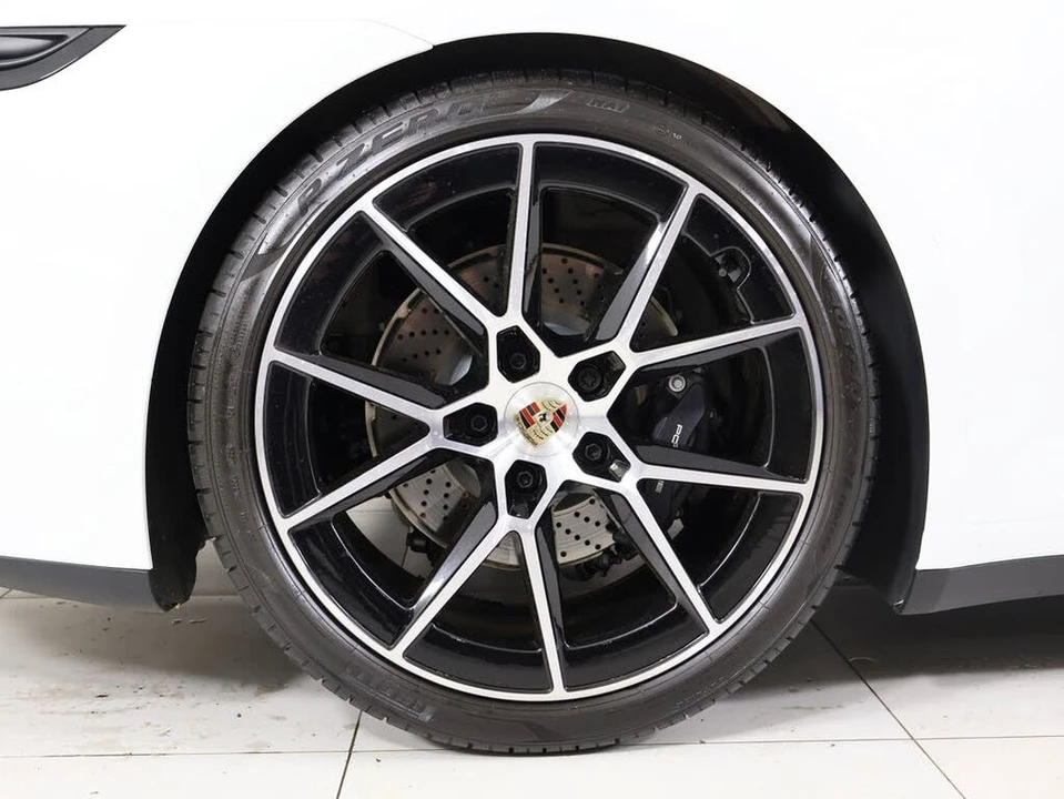 2025 Porsche 992 Carrera T - Image 28 of 31