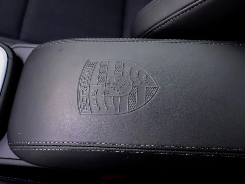 2025 Porsche 992 Carrera T - Image 15 of 31