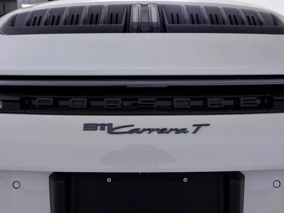 2025 Porsche 992 Carrera T - Image 11 of 31