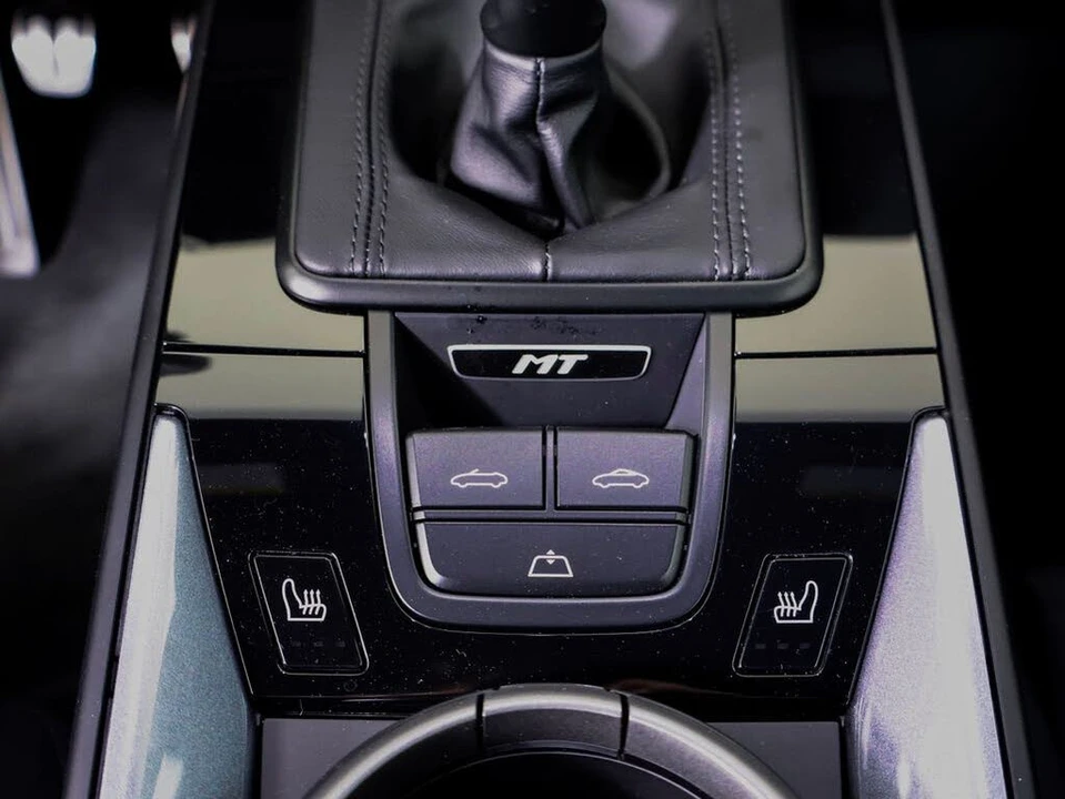 2025 Porsche 992 Carrera T - Image 16 of 31