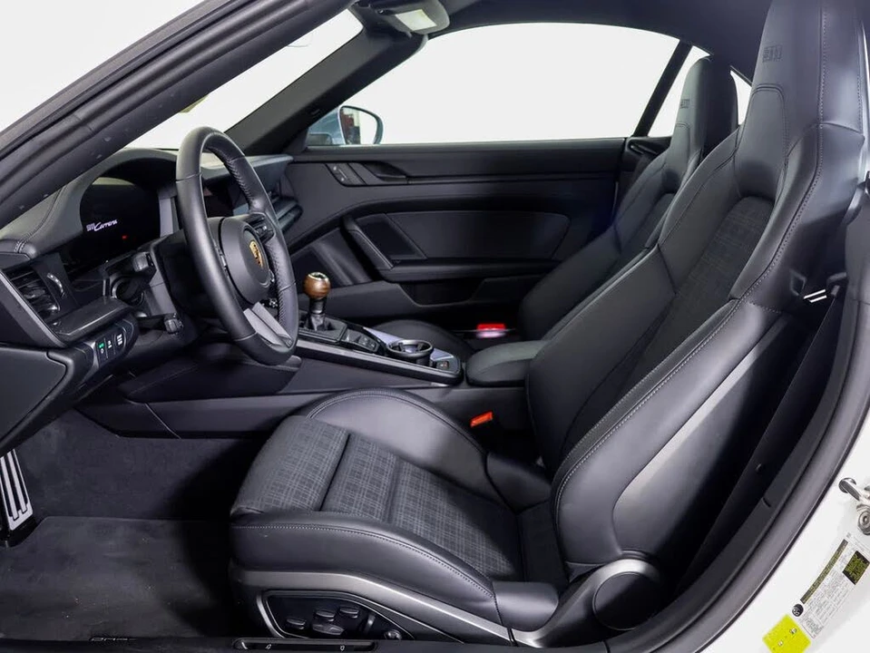 2025 Porsche 992 Carrera T - Image 5 of 31