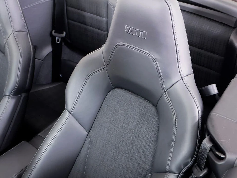 2025 Porsche 992 Carrera T - Image 12 of 31