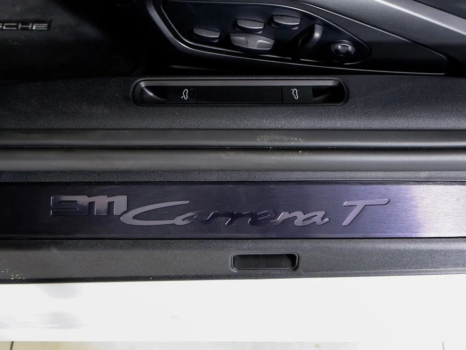 2025 Porsche 992 Carrera T - Image 24 of 31