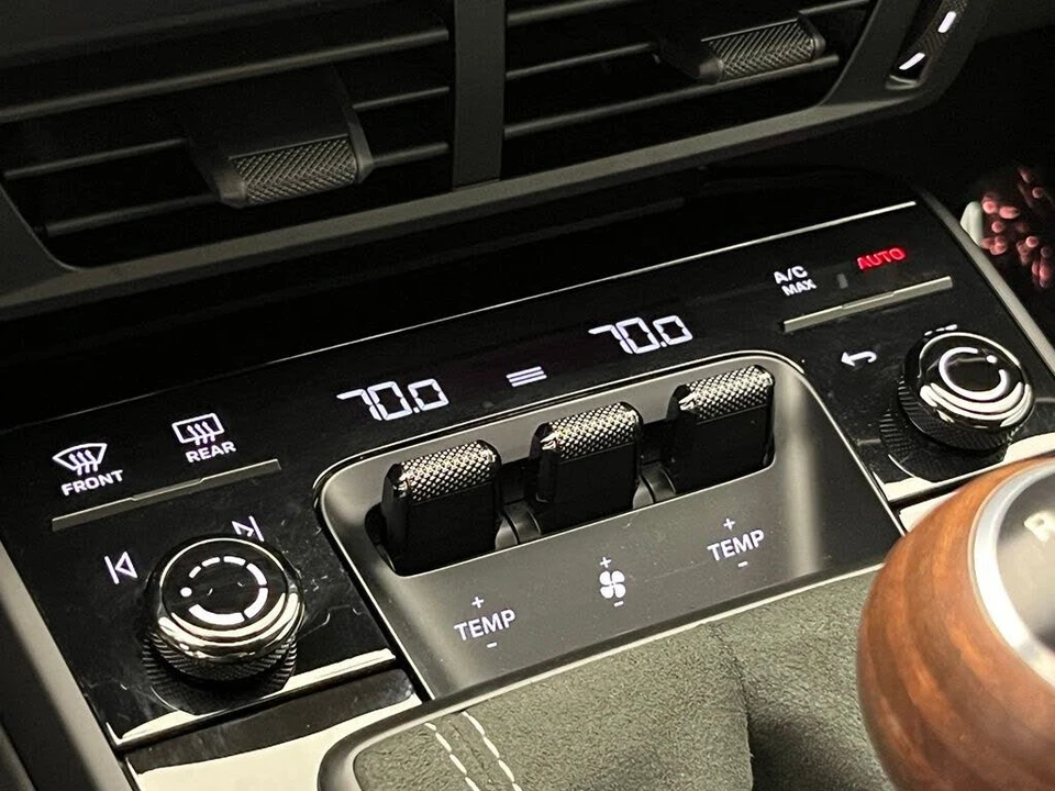 2025 Porsche 992 Carrera T - Image 23 of 31