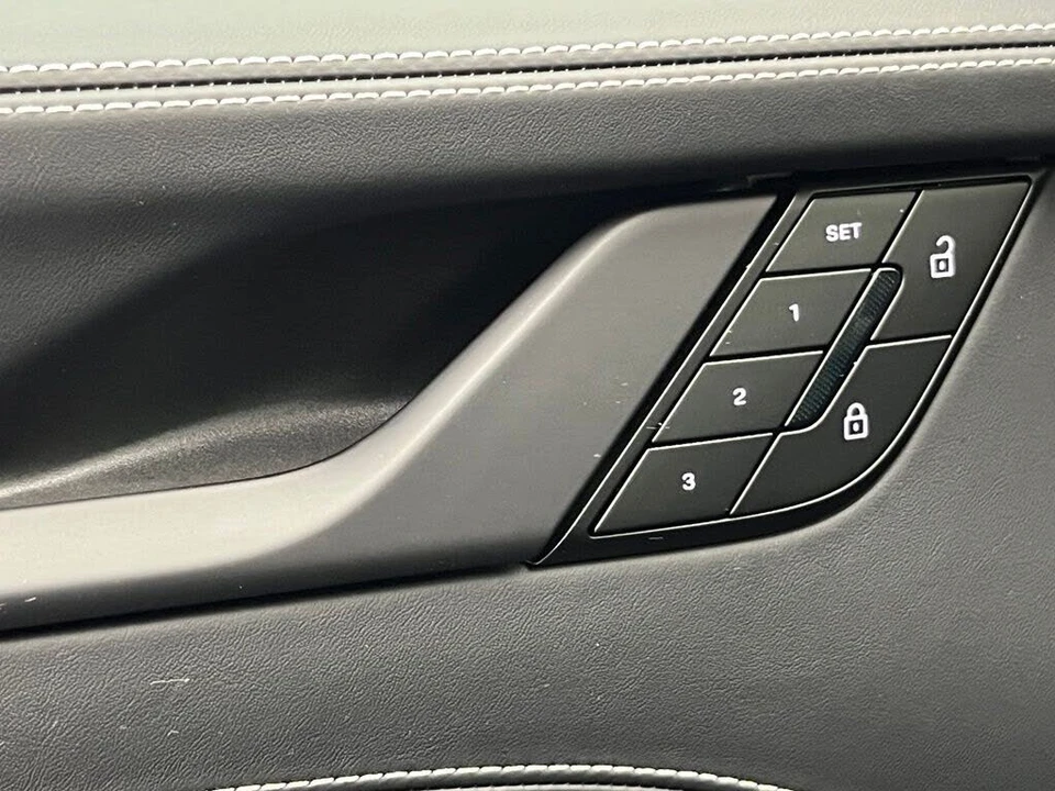 2025 Porsche 992 Carrera T - Image 30 of 31