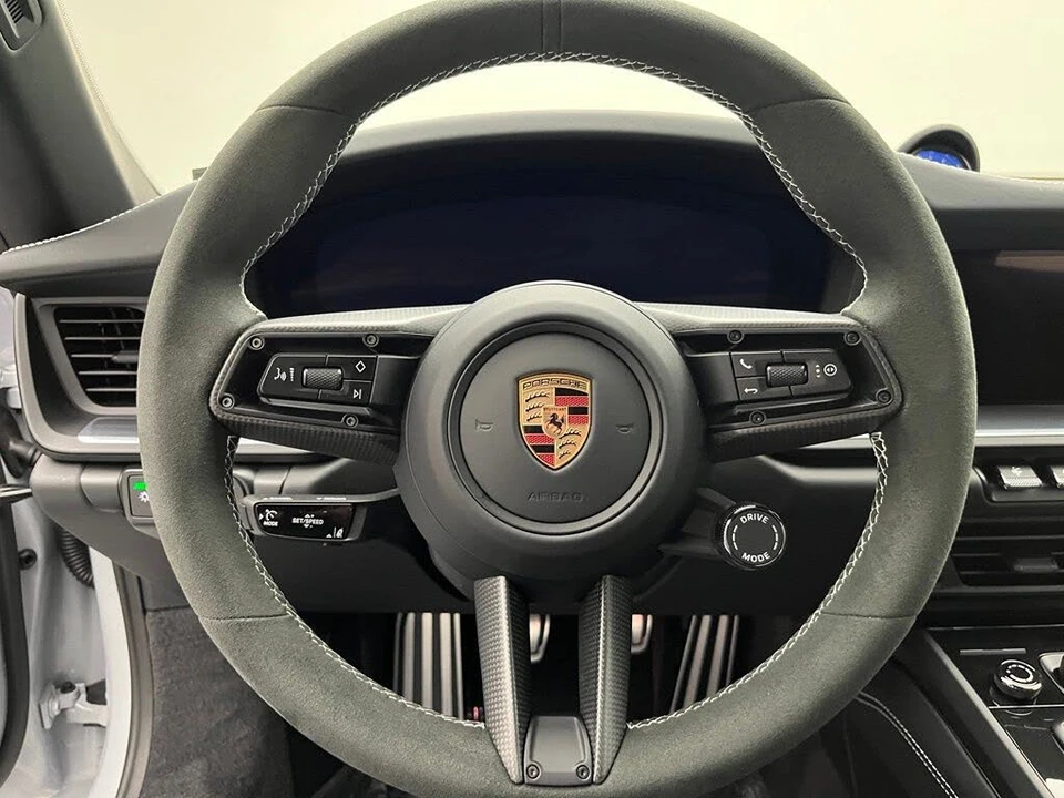 2025 Porsche 992 Carrera T - Image 12 of 31