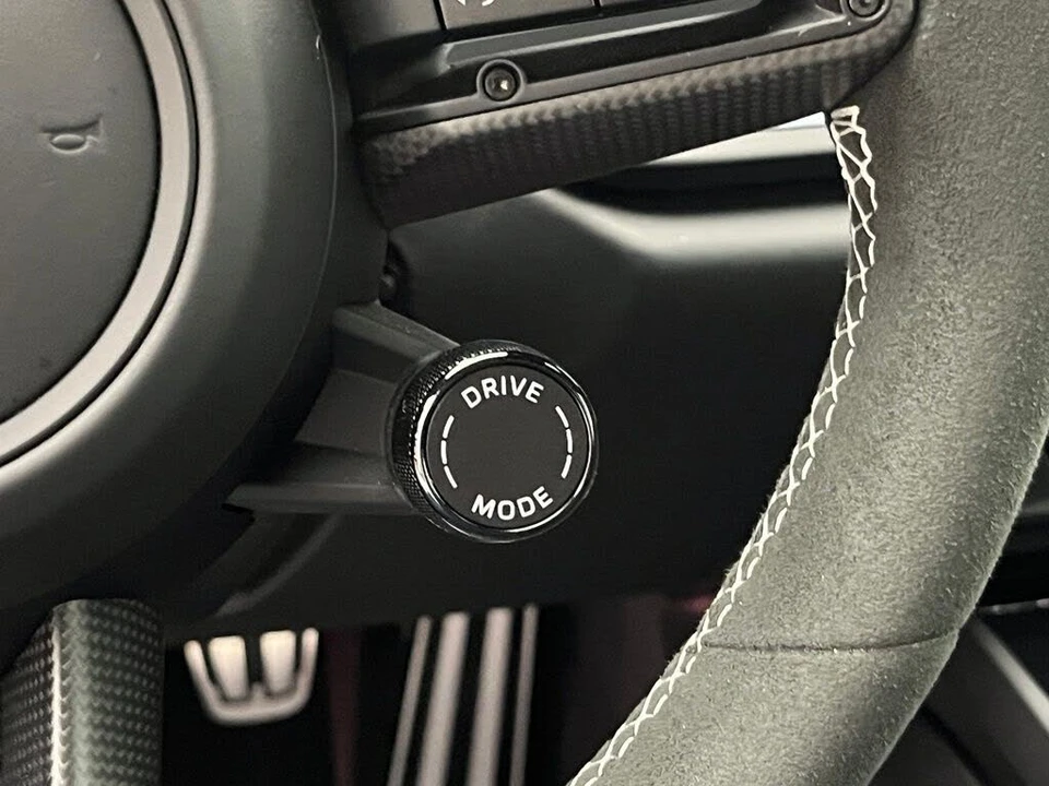 2025 Porsche 992 Carrera T - Image 15 of 31