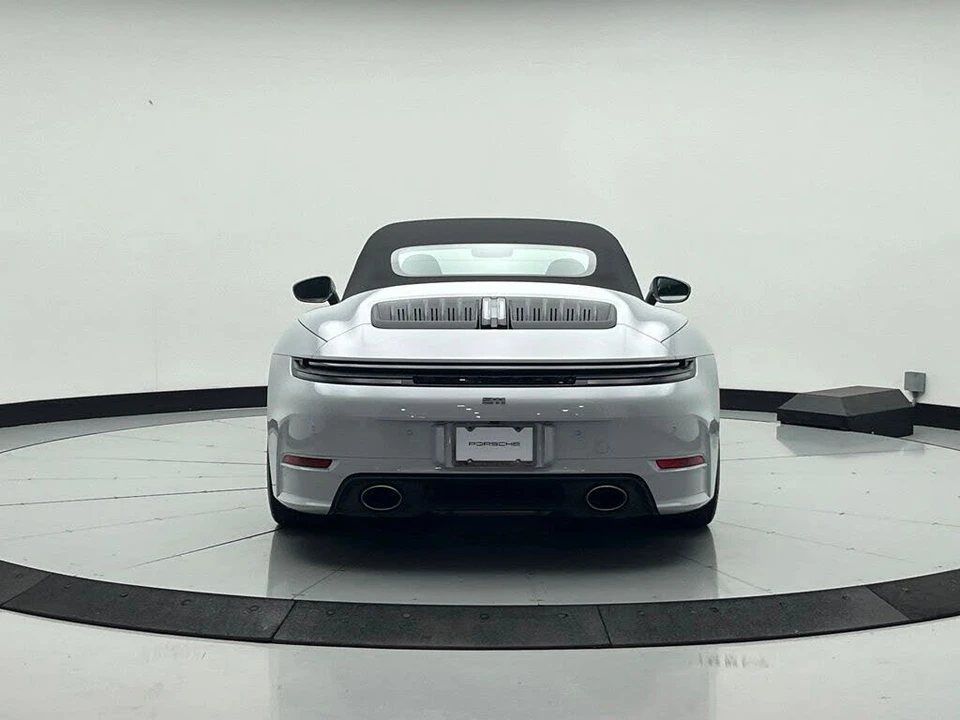 2025 Porsche 992 Carrera T - Image 10 of 31