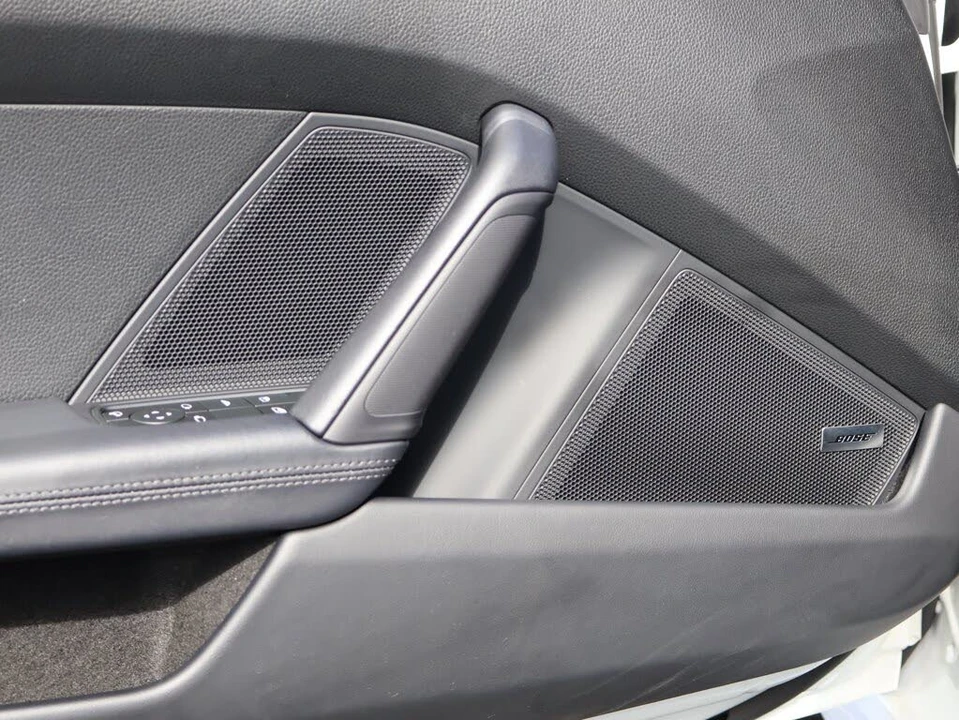 2025 Porsche 992 Carrera T - Image 15 of 31