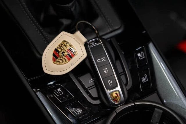 2025 Porsche 992 Carrera T - Image 21 of 25