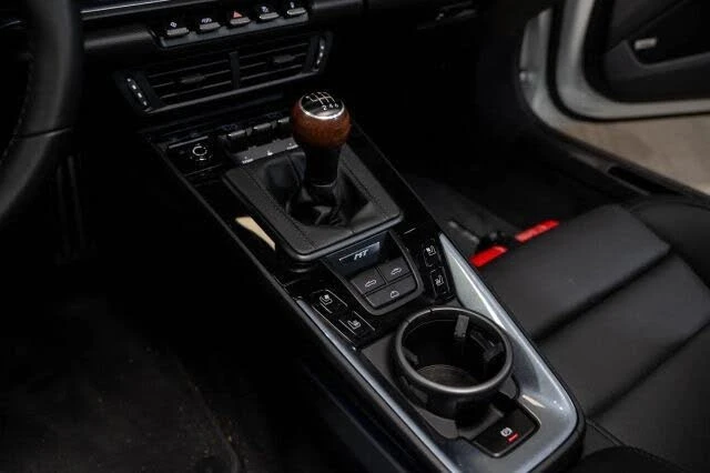 2025 Porsche 992 Carrera T - Image 15 of 25