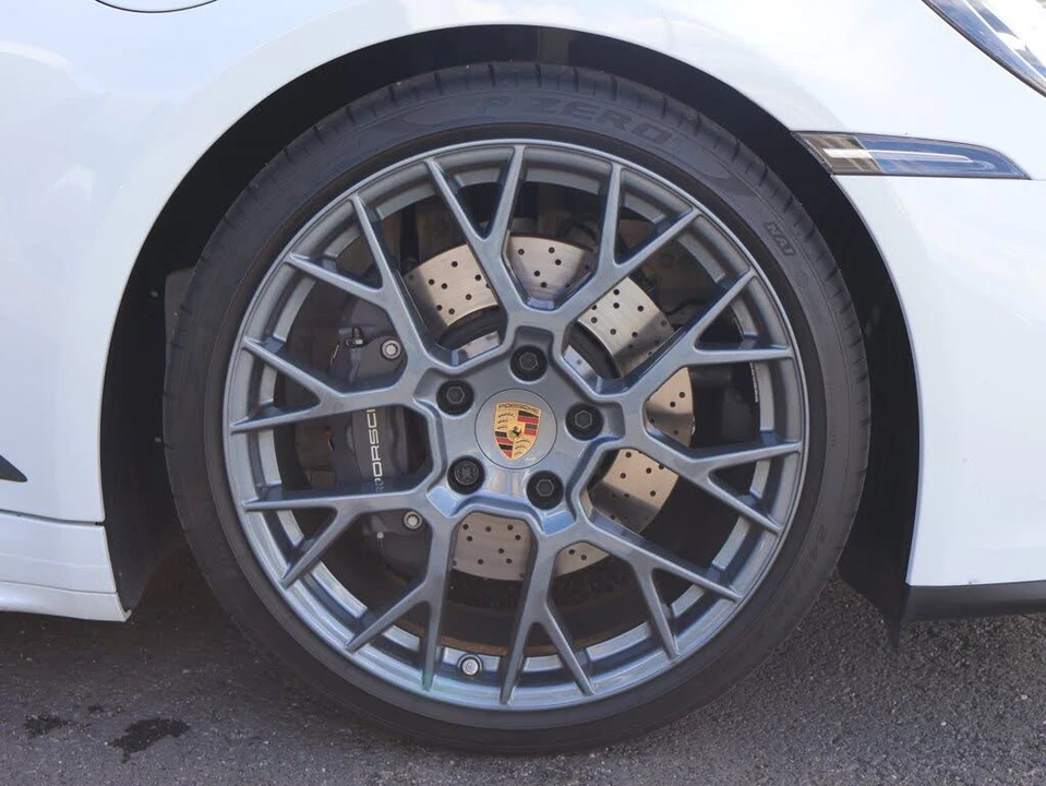 2025 Porsche 992 Carrera T - Image 12 of 31