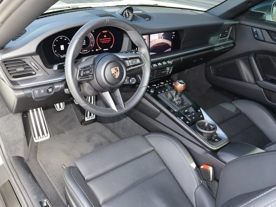 2025 Porsche 992 Carrera T - Image 4 of 31