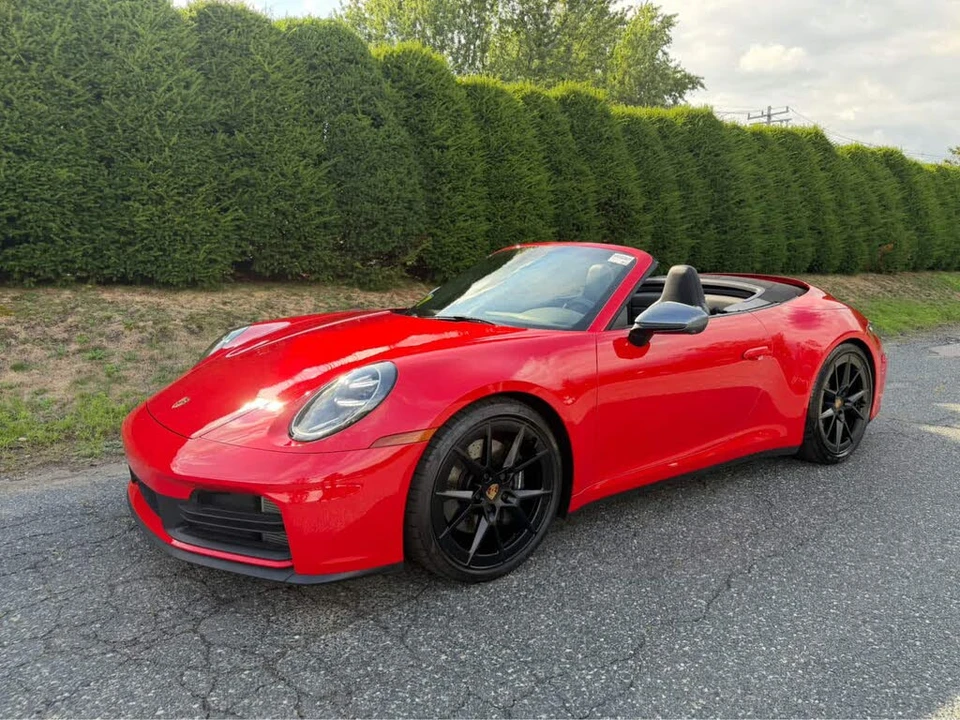 2025 Porsche 992 Carrera T - Image 15 of 31