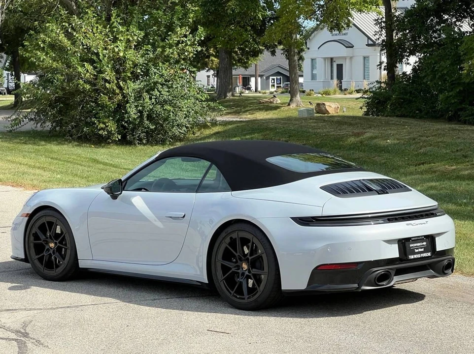 2025 Porsche 992 Carrera T - Image 3 of 4