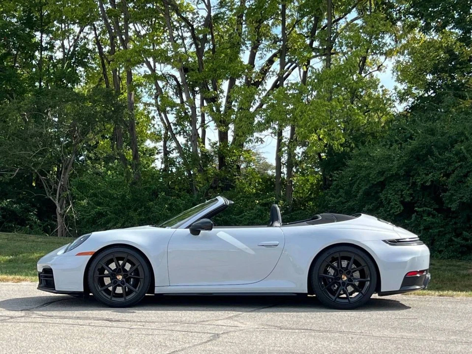 2025 Porsche 992 Carrera T - Image 2 of 4