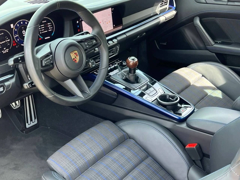 2025 Porsche 992 Carrera T - Image 4 of 4