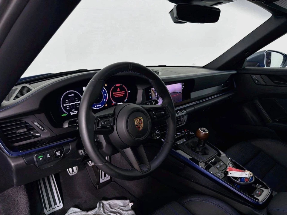 2025 Porsche 992 Carrera T - Image 4 of 5