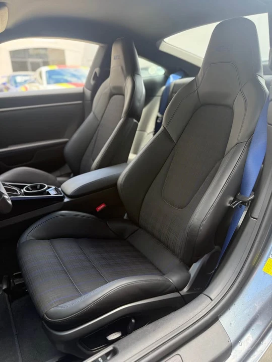 2025 Porsche 992 Carrera T - Image 6 of 8