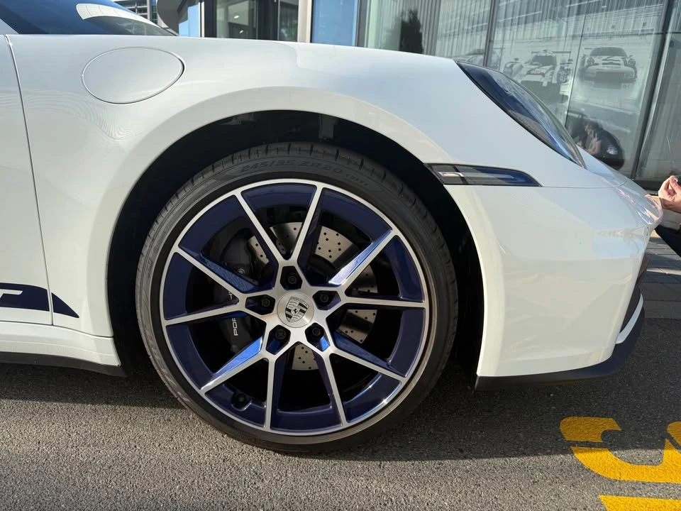 2025 Porsche 992 Carrera T - Image 3 of 14