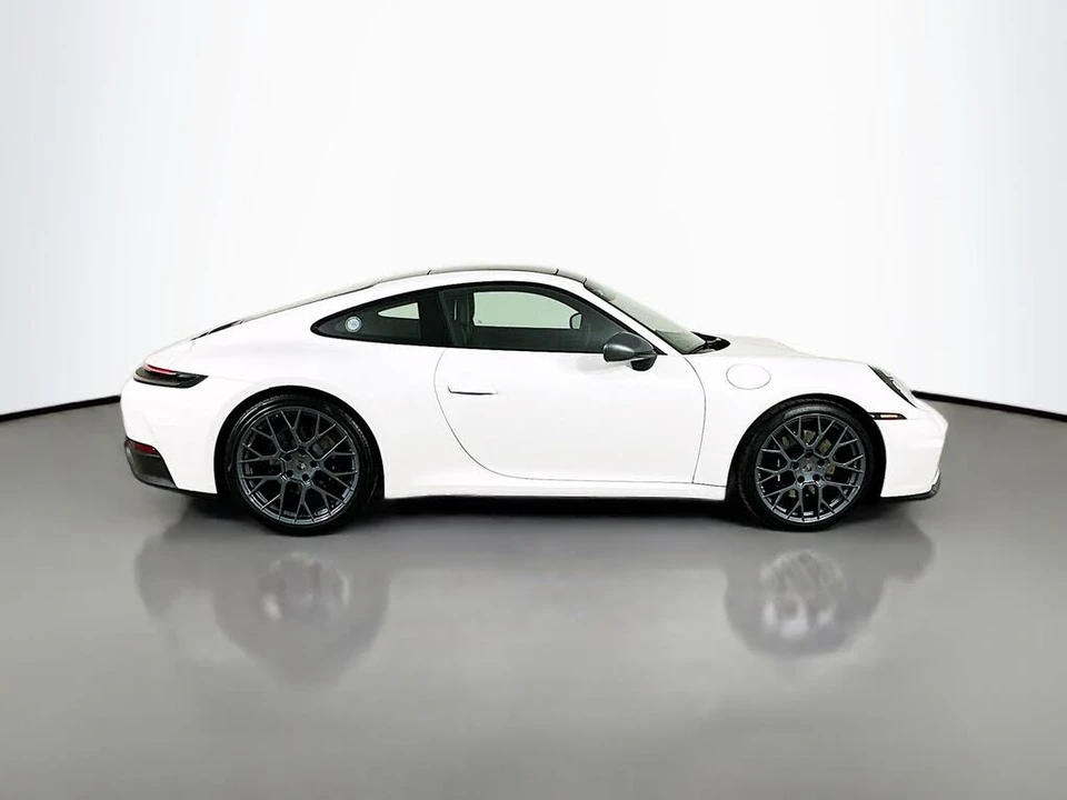 2025 Porsche 992 Carrera T - Image 4 of 31