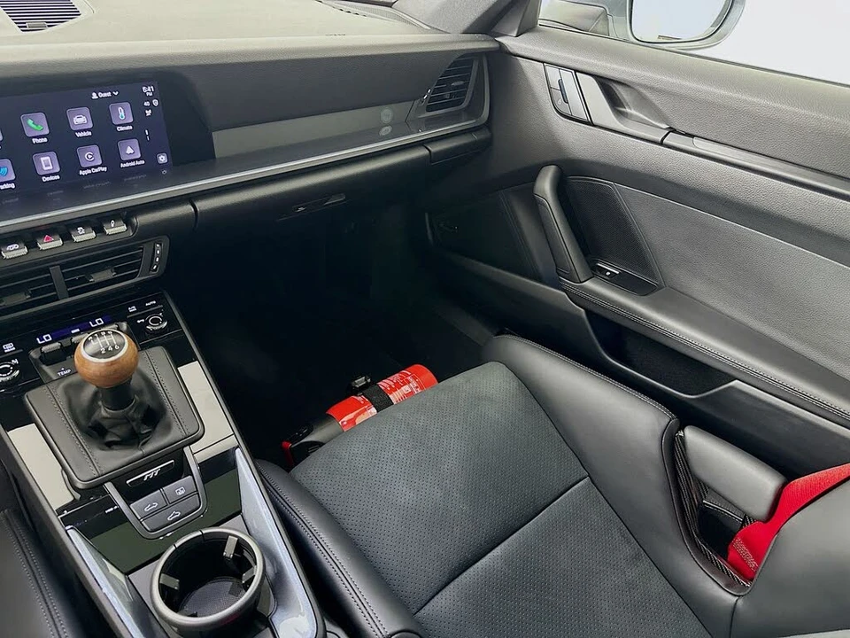 2025 Porsche 992 Carrera T - Image 22 of 31