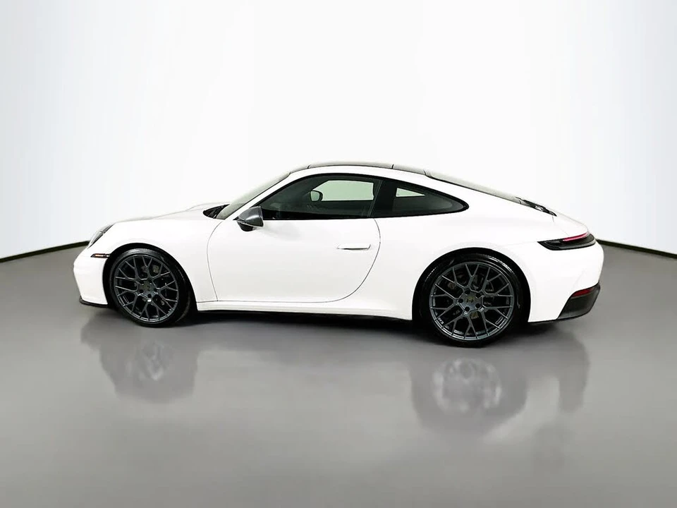 2025 Porsche 992 Carrera T - Image 8 of 31