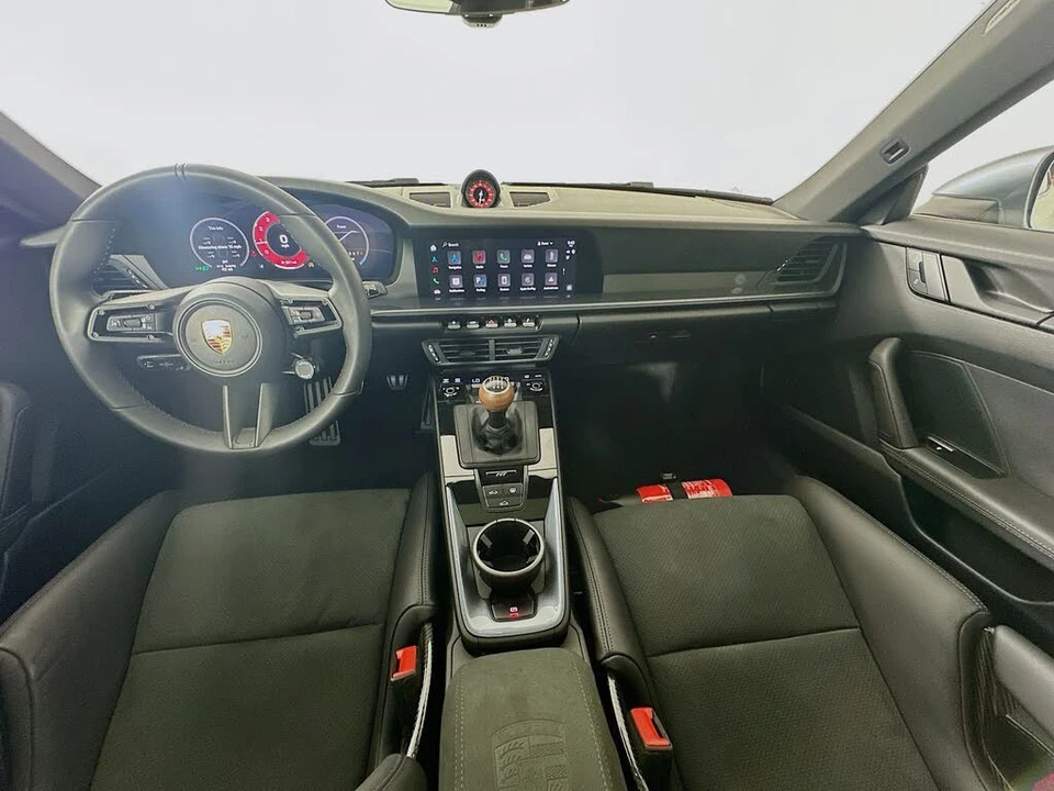 2025 Porsche 992 Carrera T - Image 13 of 31