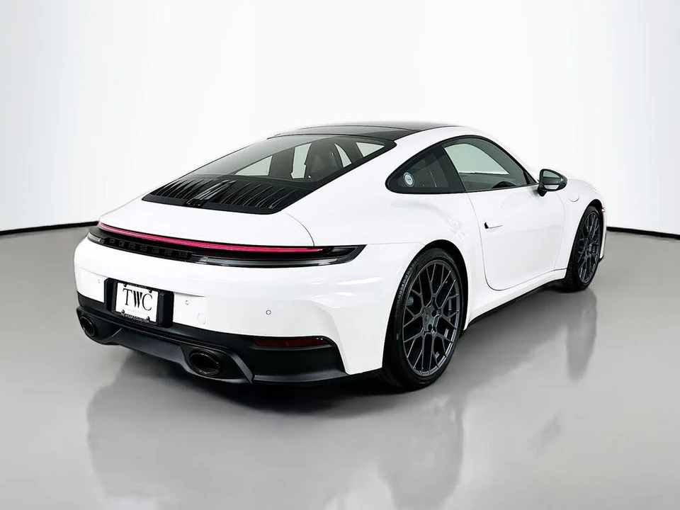 2025 Porsche 992 Carrera T - Image 5 of 31