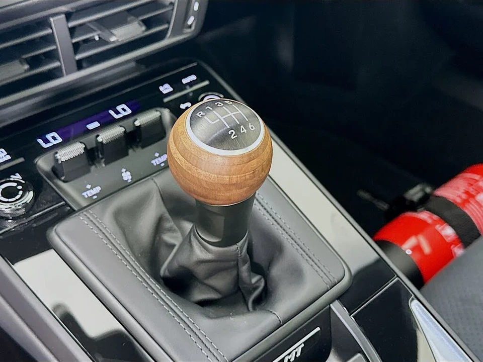 2025 Porsche 992 Carrera T - Image 27 of 31