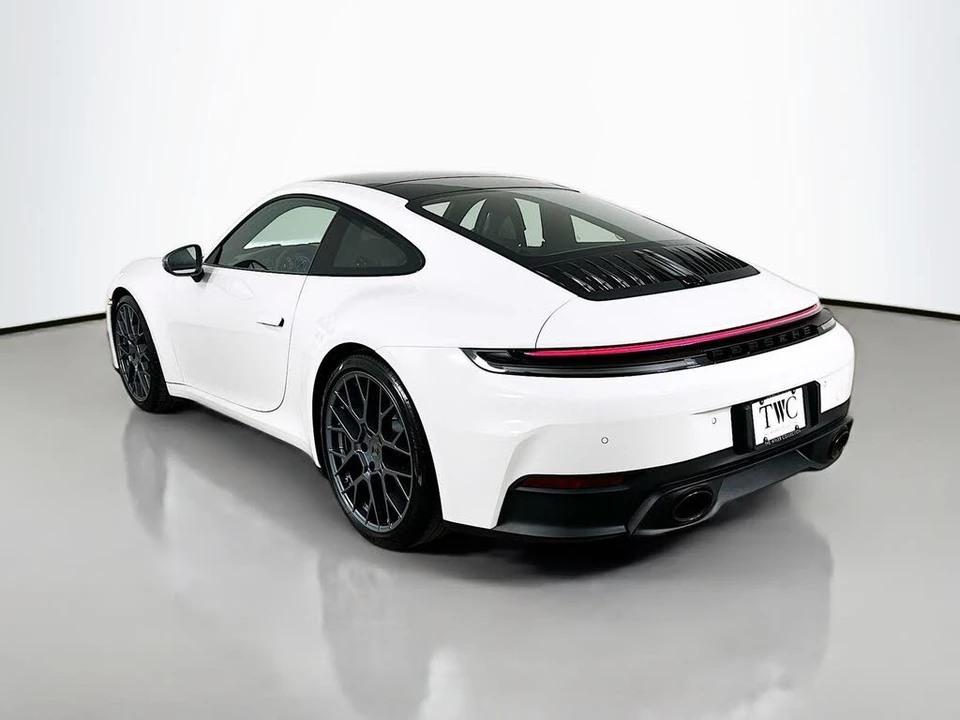 2025 Porsche 992 Carrera T - Image 7 of 31