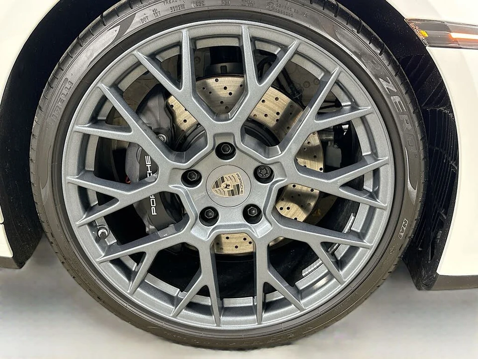 2025 Porsche 992 Carrera T - Image 10 of 31