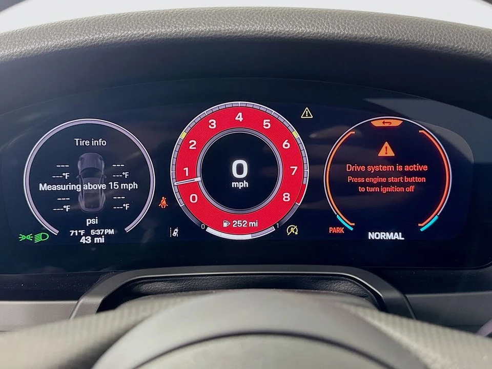 2025 Porsche 992 Carrera T - Image 18 of 31