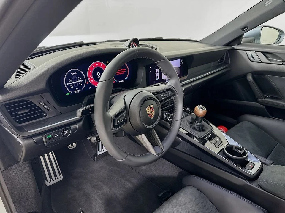 2025 Porsche 992 Carrera T - Image 30 of 31