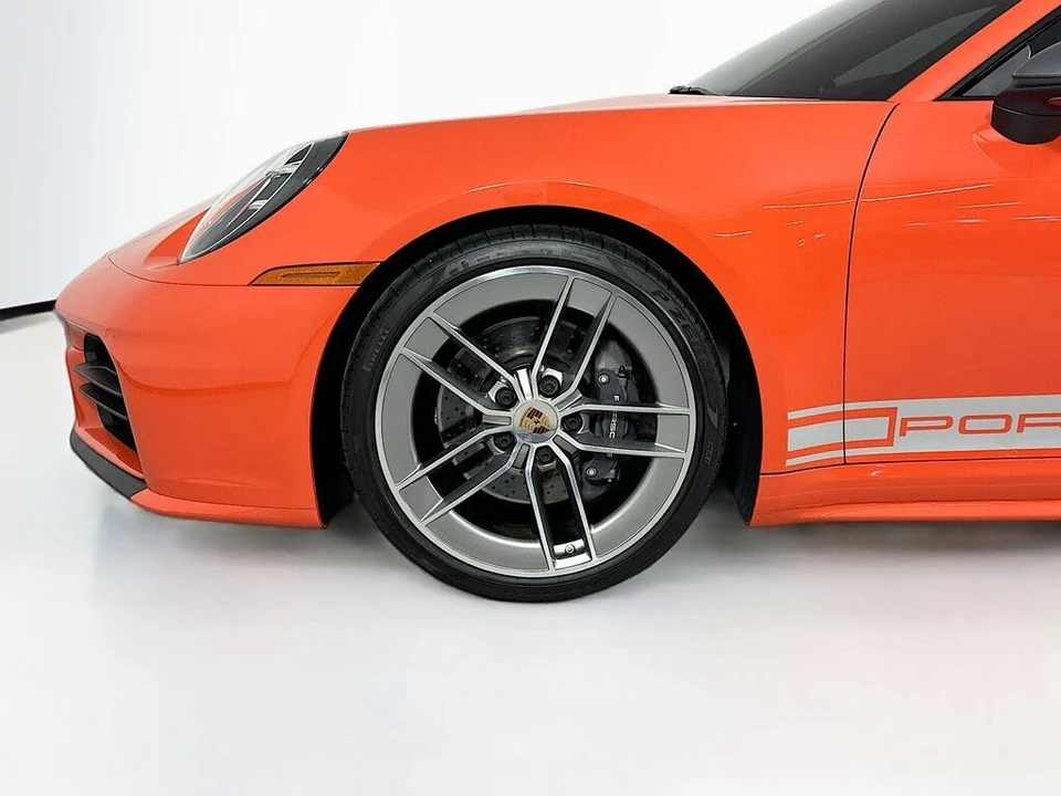 2025 Porsche 992 Carrera T - Image 17 of 18