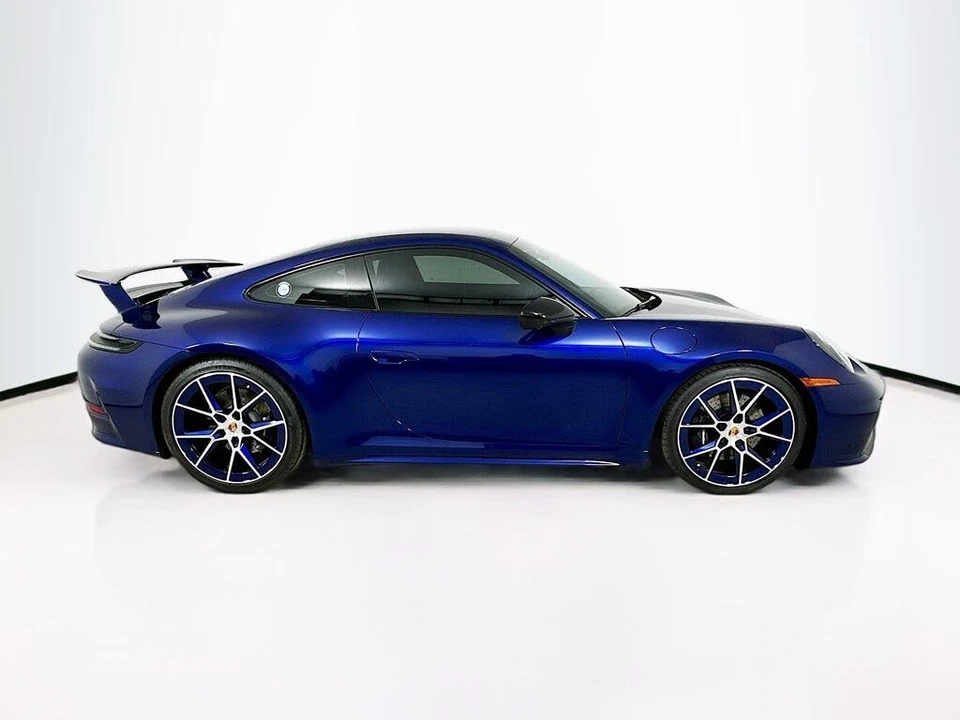 2025 Porsche 992 Carrera T - Image 5 of 18