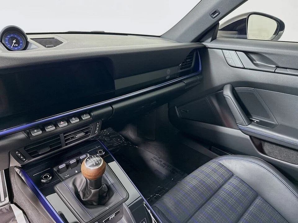 2025 Porsche 992 Carrera T - Image 16 of 18