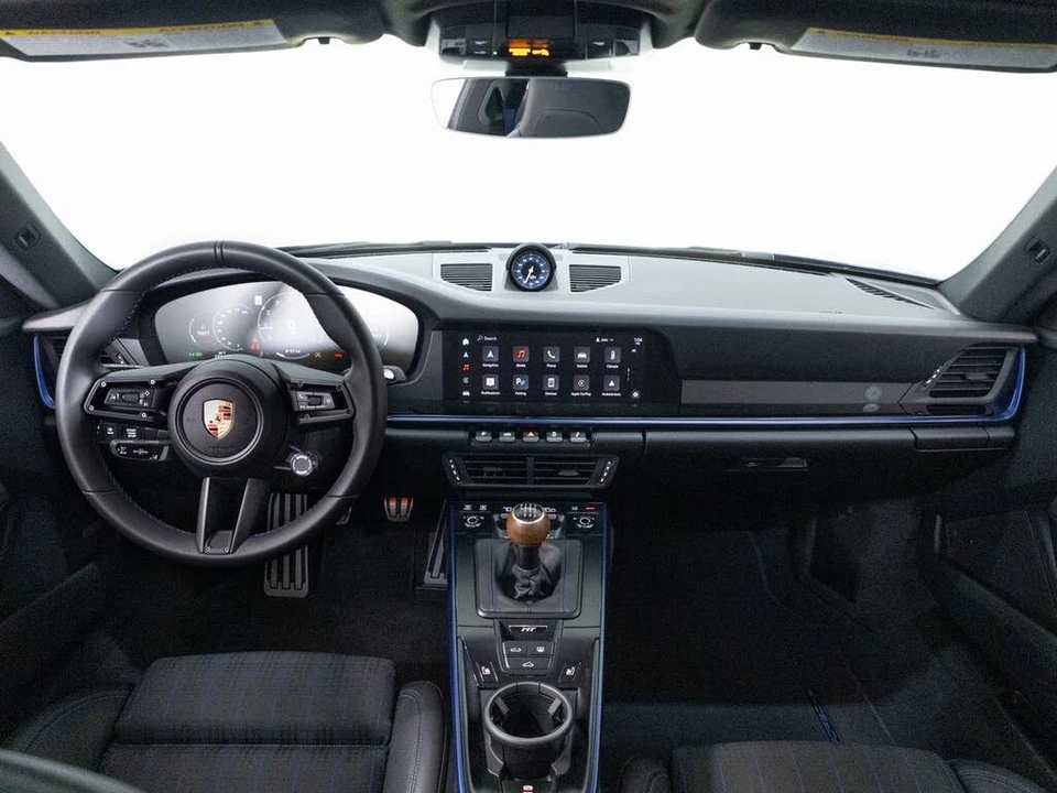 2025 Porsche 992 Carrera T - Image 16 of 31