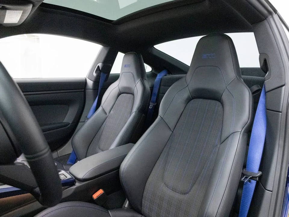2025 Porsche 992 Carrera T - Image 5 of 31