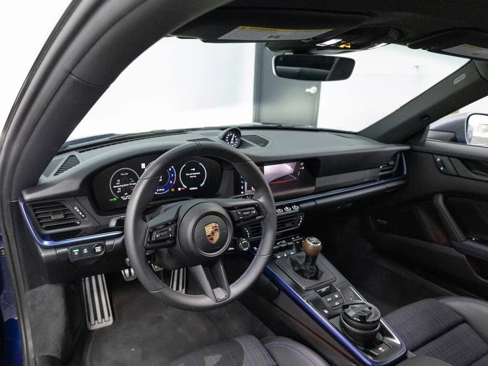 2025 Porsche 992 Carrera T - Image 4 of 31