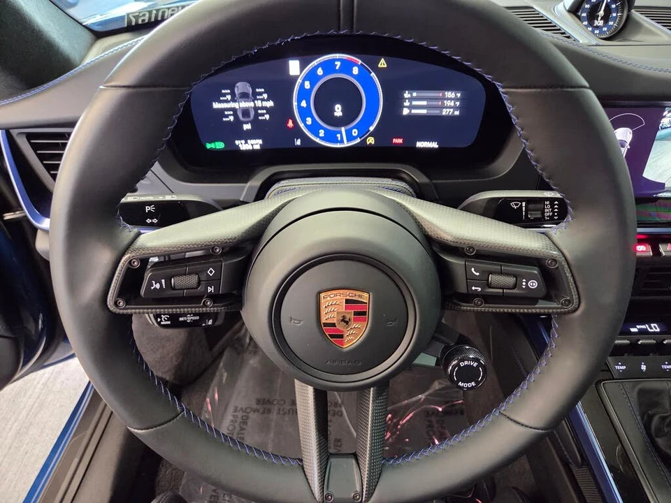 2025 Porsche 992 Carrera T - Image 16 of 30