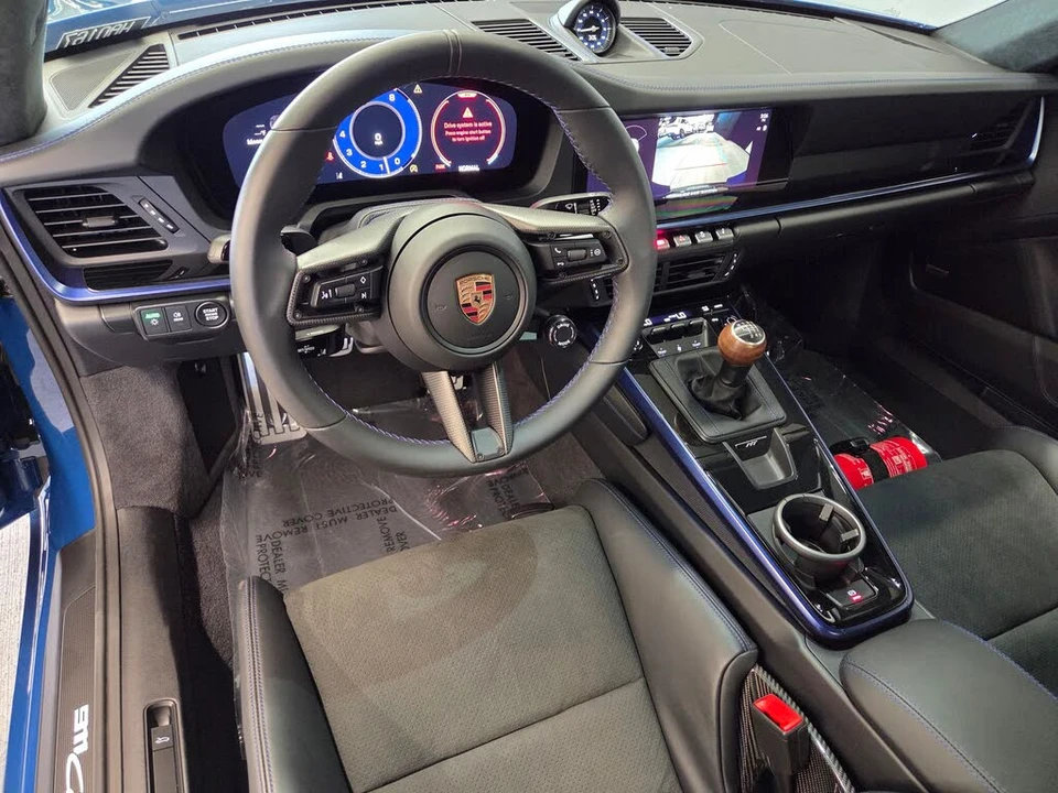 2025 Porsche 992 Carrera T - Image 4 of 30