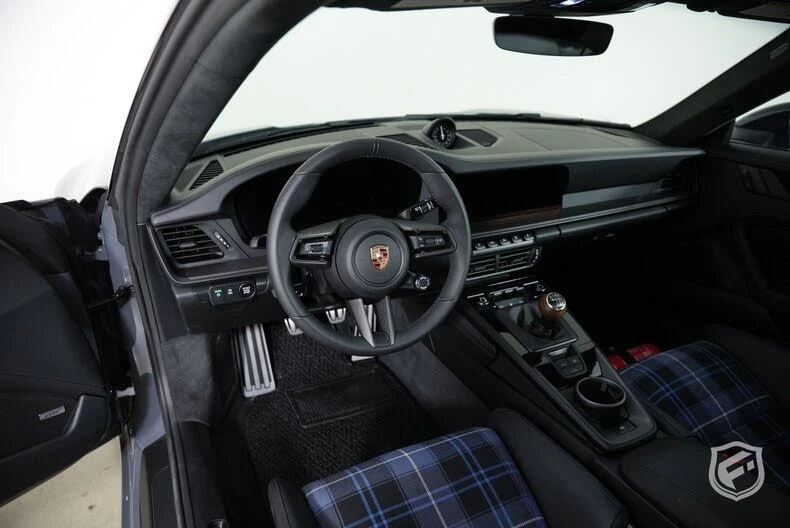 2025 Porsche 992 Carrera T - Image 16 of 31