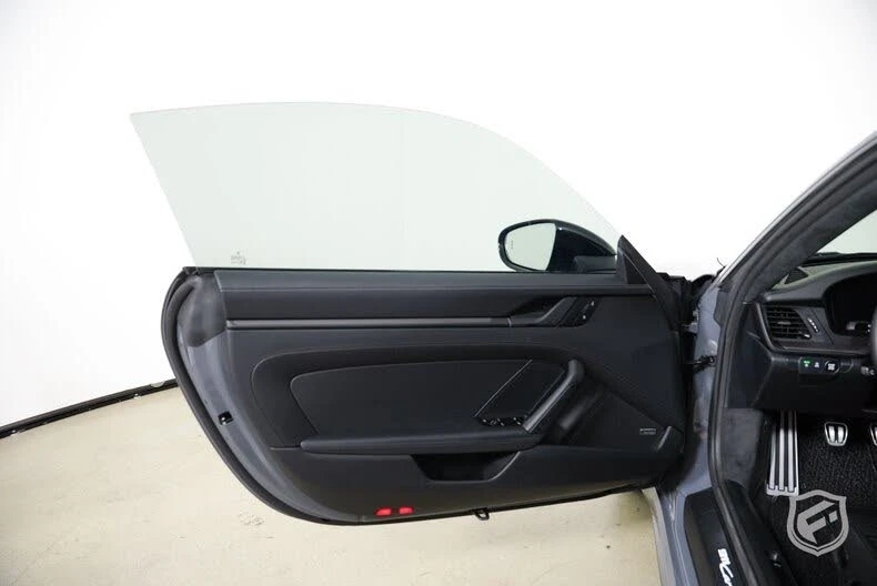 2025 Porsche 992 Carrera T - Image 13 of 31