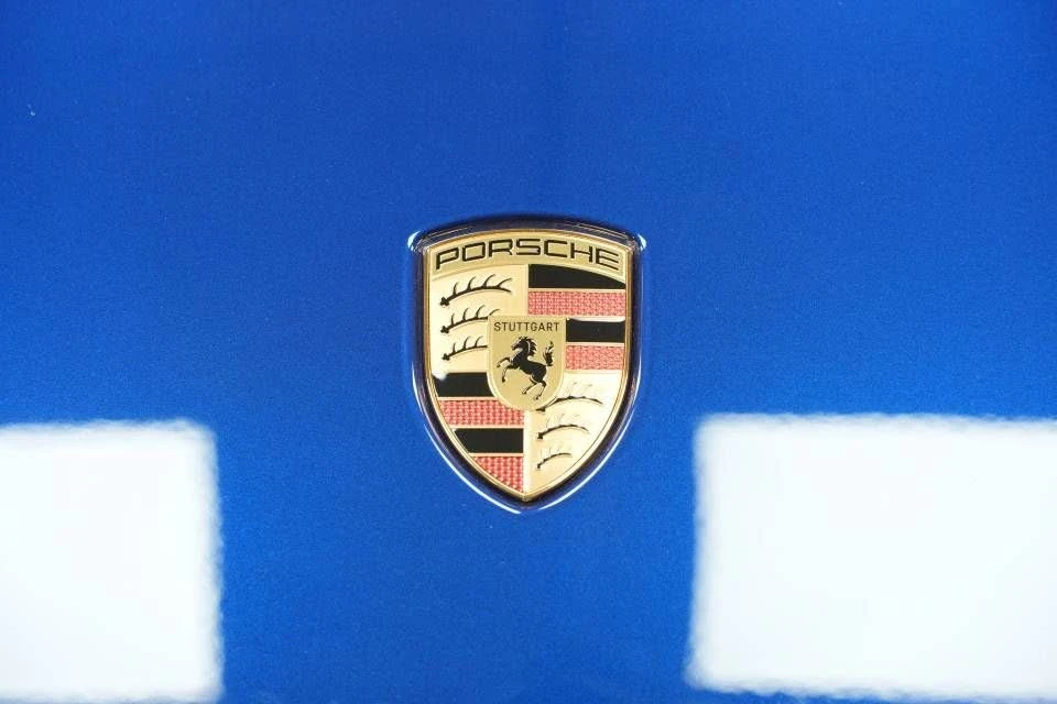 2025 Porsche 992 Carrera T - Image 28 of 31