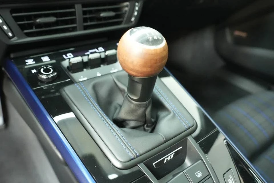 2025 Porsche 992 Carrera T - Image 24 of 31
