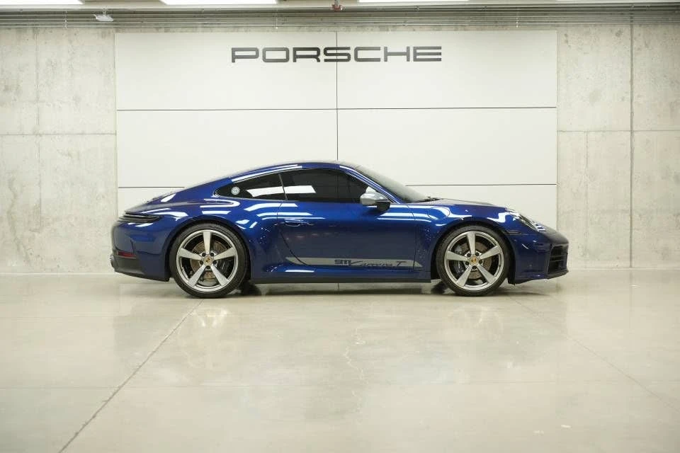 2025 Porsche 992 Carrera T - Image 8 of 31