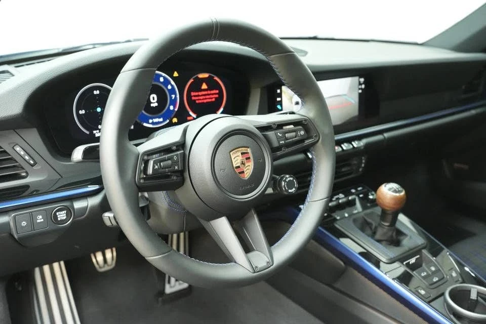 2025 Porsche 992 Carrera T - Image 4 of 31
