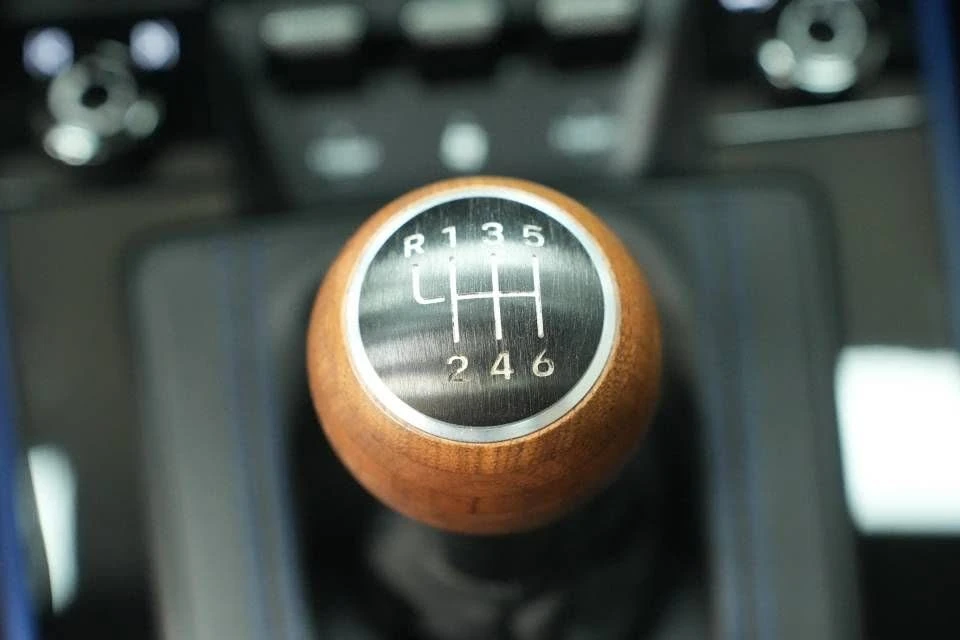 2025 Porsche 992 Carrera T - Image 25 of 31